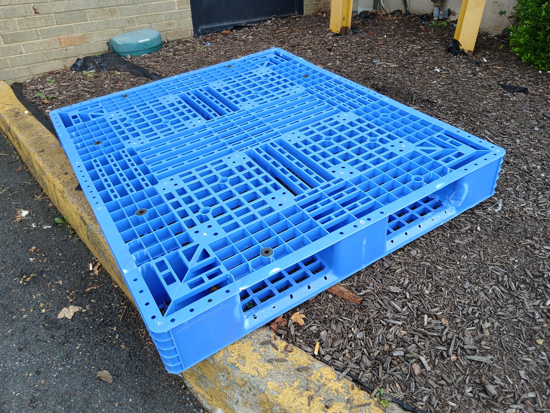 Waste wooden pallets